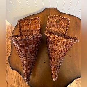 Wicker Horns of Plenty-Cornucopia‎ (2)